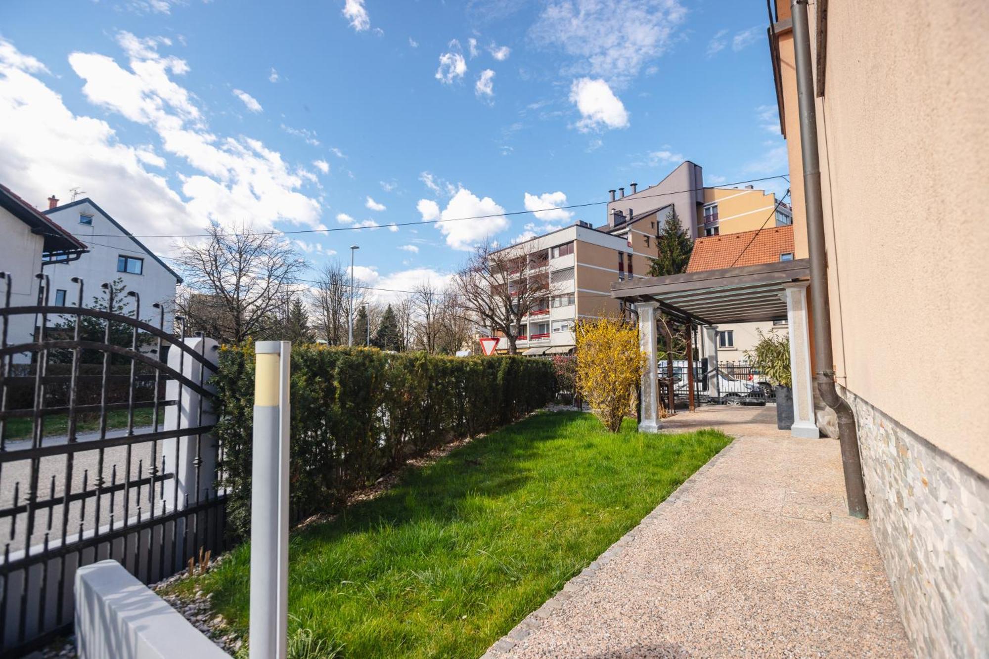 Vila Klara Apartments Λιουμπλιάνα Εξωτερικό φωτογραφία