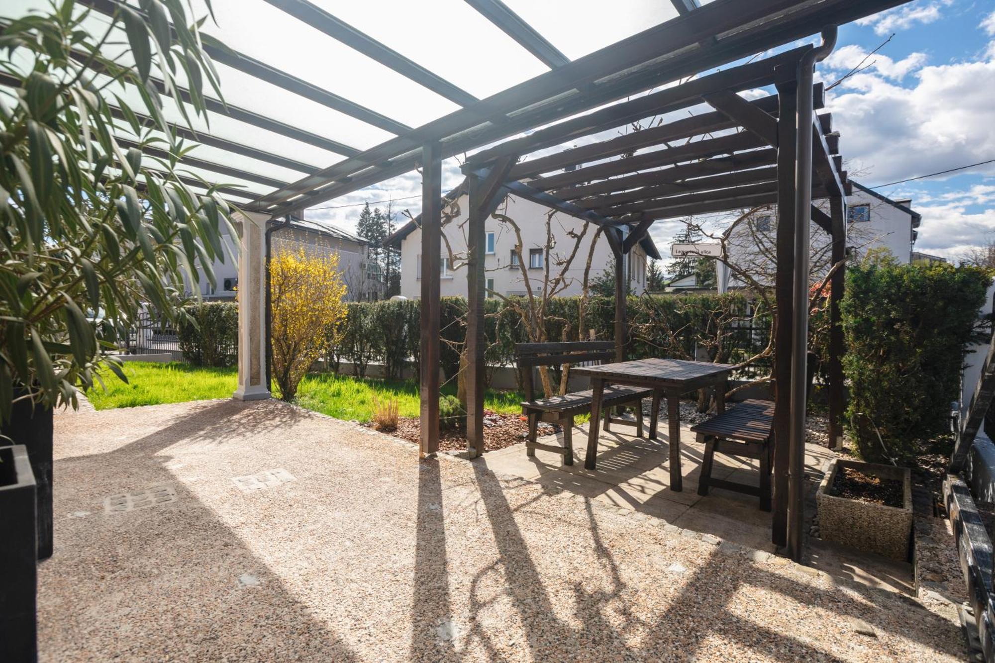 Vila Klara Apartments Λιουμπλιάνα Εξωτερικό φωτογραφία